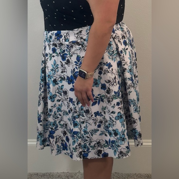 Torrid Floral Skirt - Picture 3 of 6